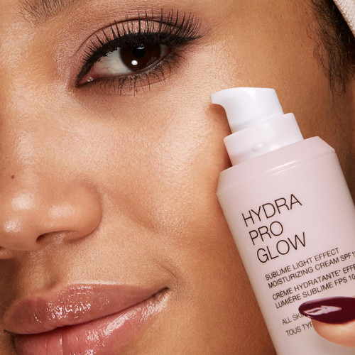 KIKO Milano Hydra Pro Glow | Brightening Moisturizing Cream With Hyaluronic Acid - Spf 10