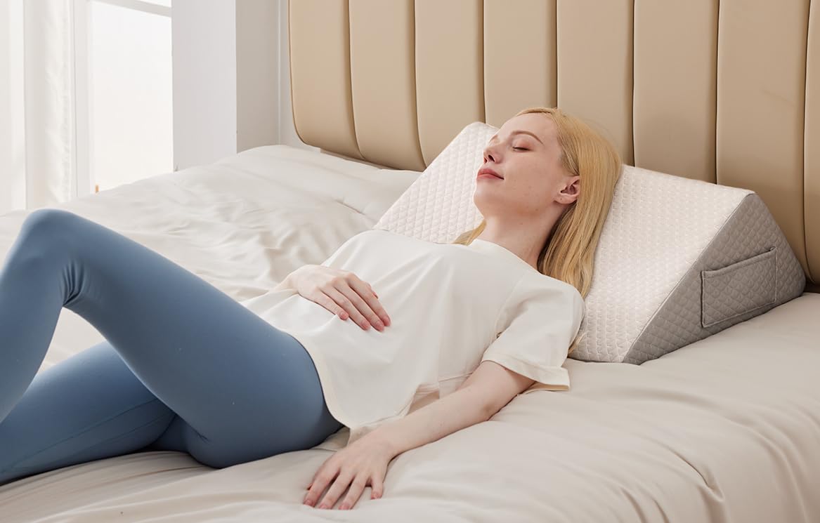 Ruqmuis Knee Pillow for Back Sleeping, 8” Knee Wedge Pillow to Elevate Knee, Leg Pillow for Back Pain Relief, Triangle Pillow, Leg Elevation Pillows for After Surgery, Blood Circulation, White/Grey