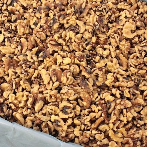 Commodity Light Amber Combo Walnut Halves & Pieces, 25 Pound, 1 Per Case