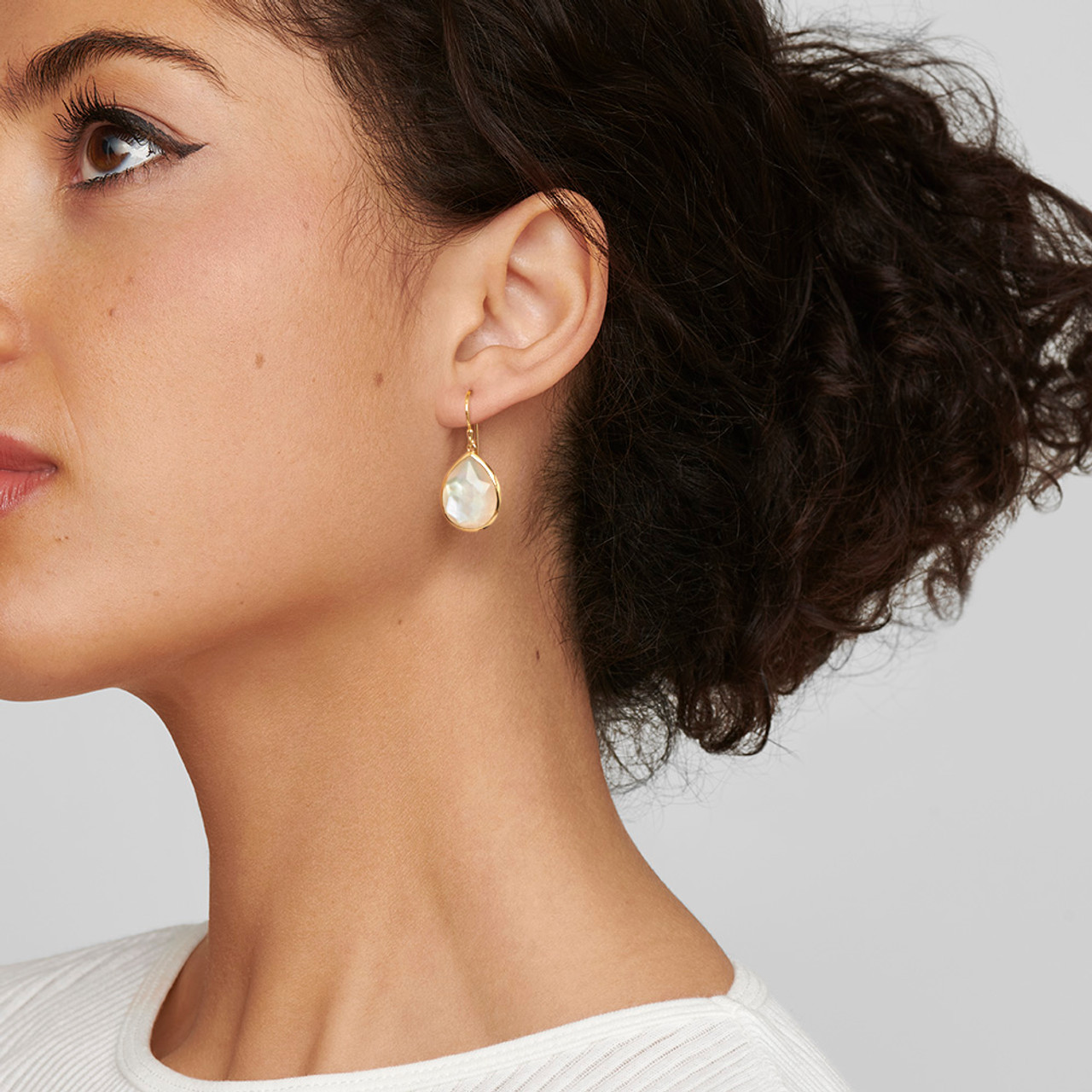 Single Stone Huggie Earrings | Gold Vermeil – joureandco