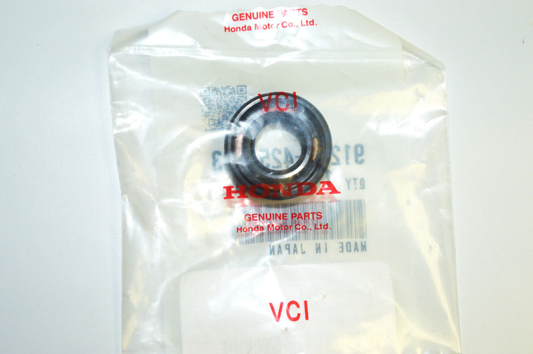 OIL SEAL (12.5X25X8)