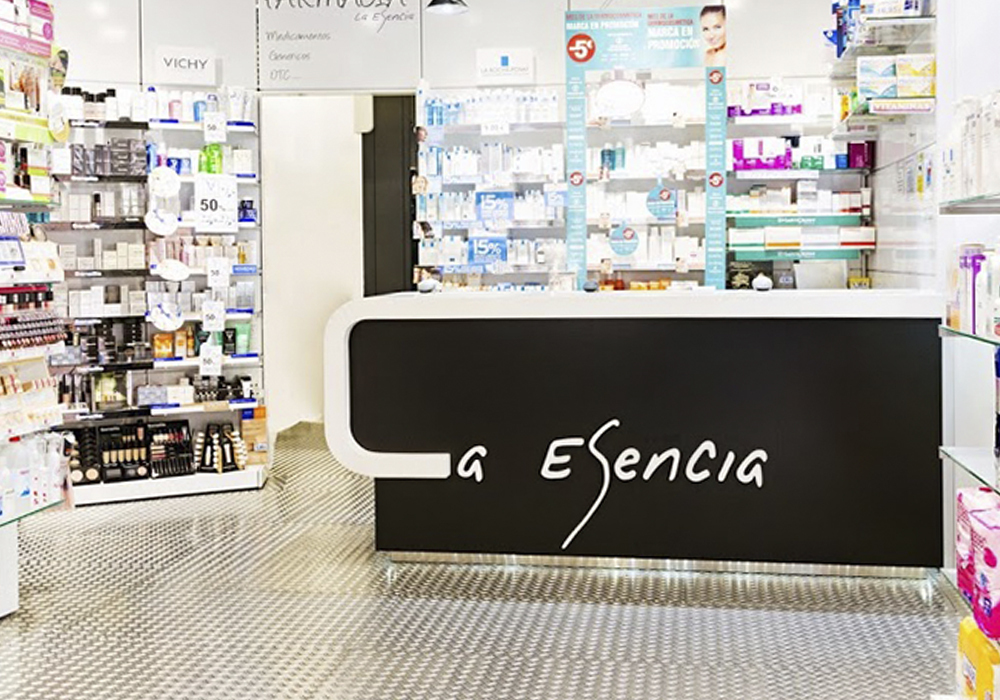 IMAGEN FARMACIA LA ESENCIA FACHADA 2