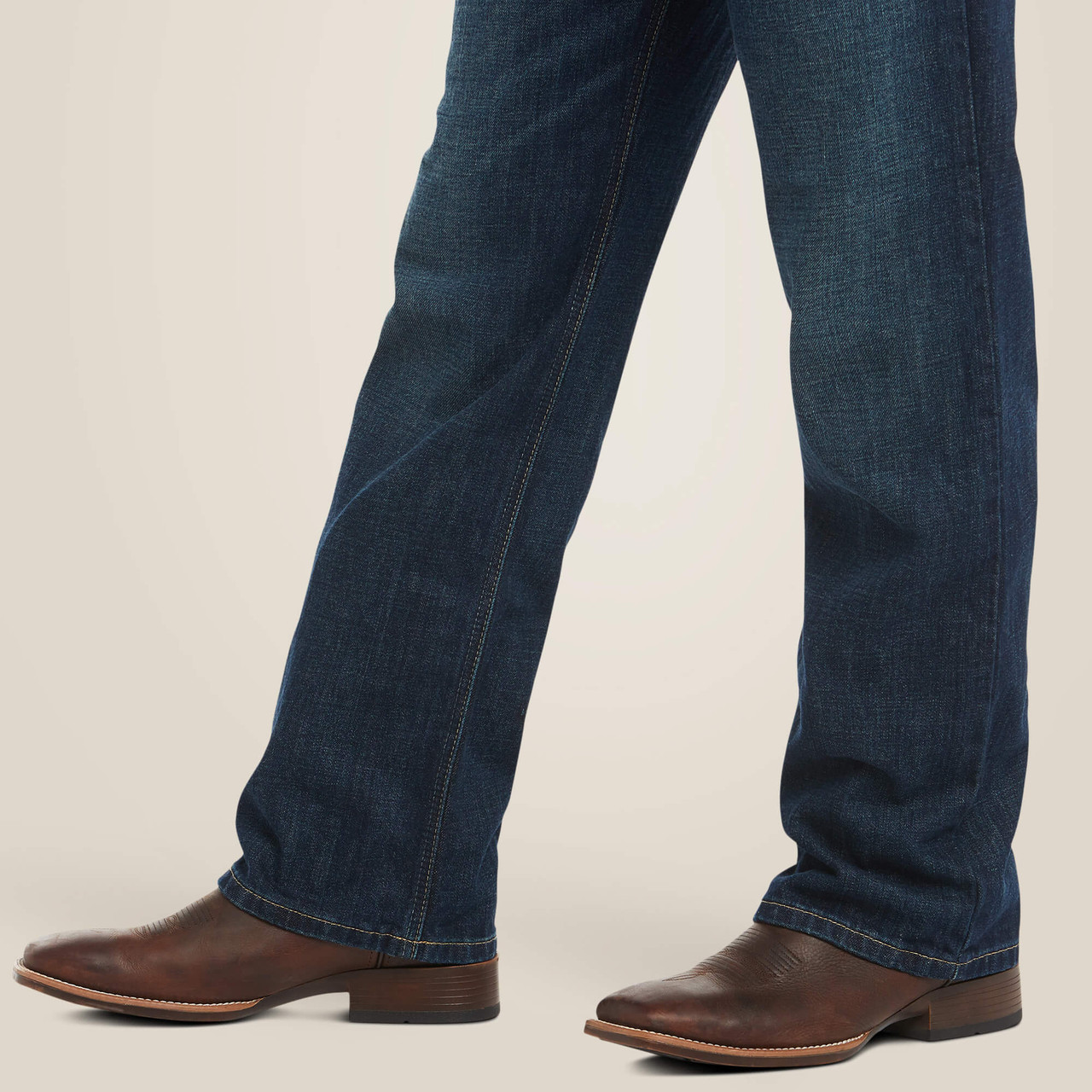 ARIAT M4 Low Rise Stretch Stockton Jeans Uomo - Gamba Dritta Impilabile, Vita Bassa, 5 Tasche, Ricami Posteriori - Kentucky (67% Cotone, 32% Poliestere, 1% Elastan)