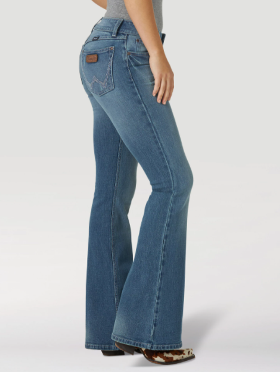 WOMEN'S WRANGLER RETRO® MAE FLARE JEAN IN GIANNA