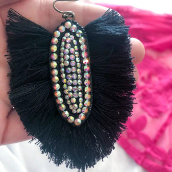 THE CASPER EARRING W/BLACK FRINGE