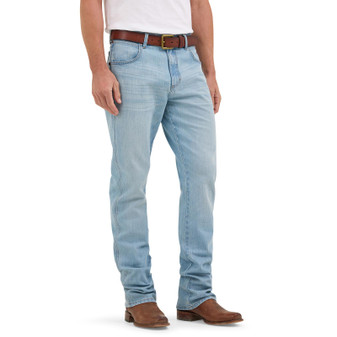 WRANGLER LIGHT WASH RELAXED BOOT CUT 