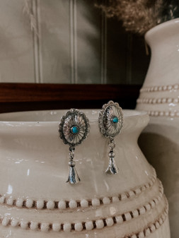 SOL T1535 CONCHO POST EARRING