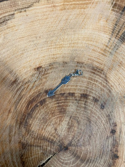 SOL STERLING ARROW CHARM 