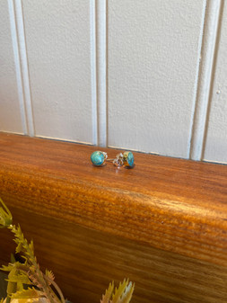 SOL B1519 BRASS TURQUOISE 6MM EARRING