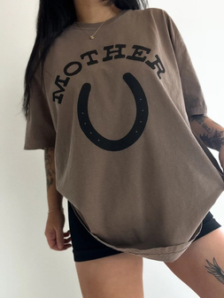 MOTHER HORSESHOE GRAPHIC TEE