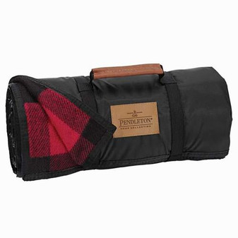 PENDLETON NYLON BACKED ROLL-UP BLANKET PENDLETON NYLON BACKED ROLL-UP BLANKET