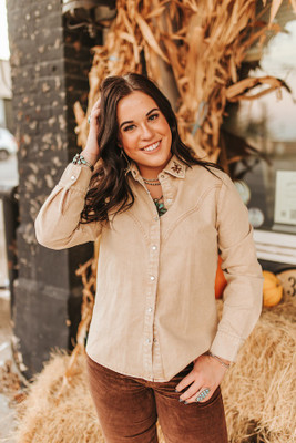 DENIM EMBRODIERED PERAL SNAP SHIRT - CREAM 