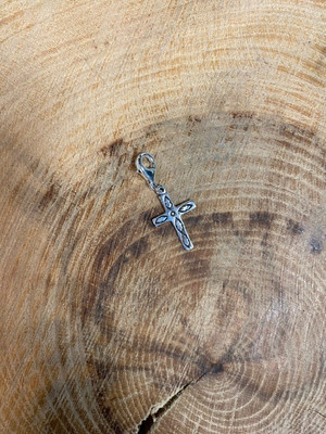 SOL STERLING CROSS CHARM