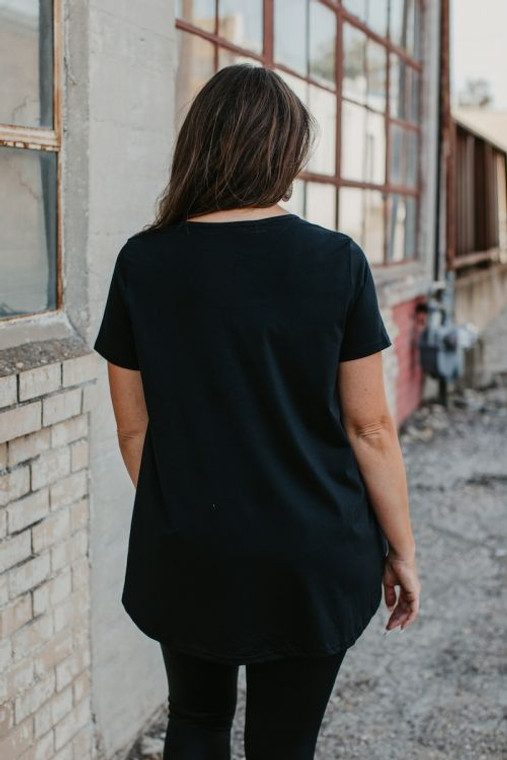 L&B BLK SHORT SLEEVE HI-LOW HEM