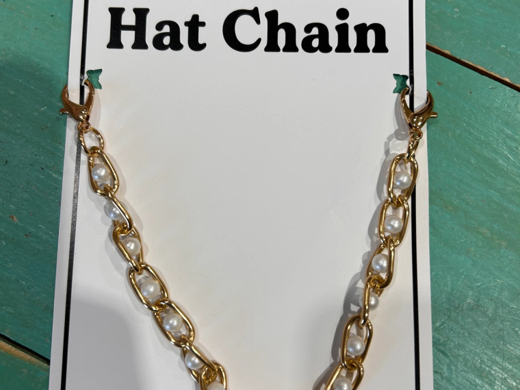 CHUNKY GOLD AND PEARL TRUCKER CHAIN