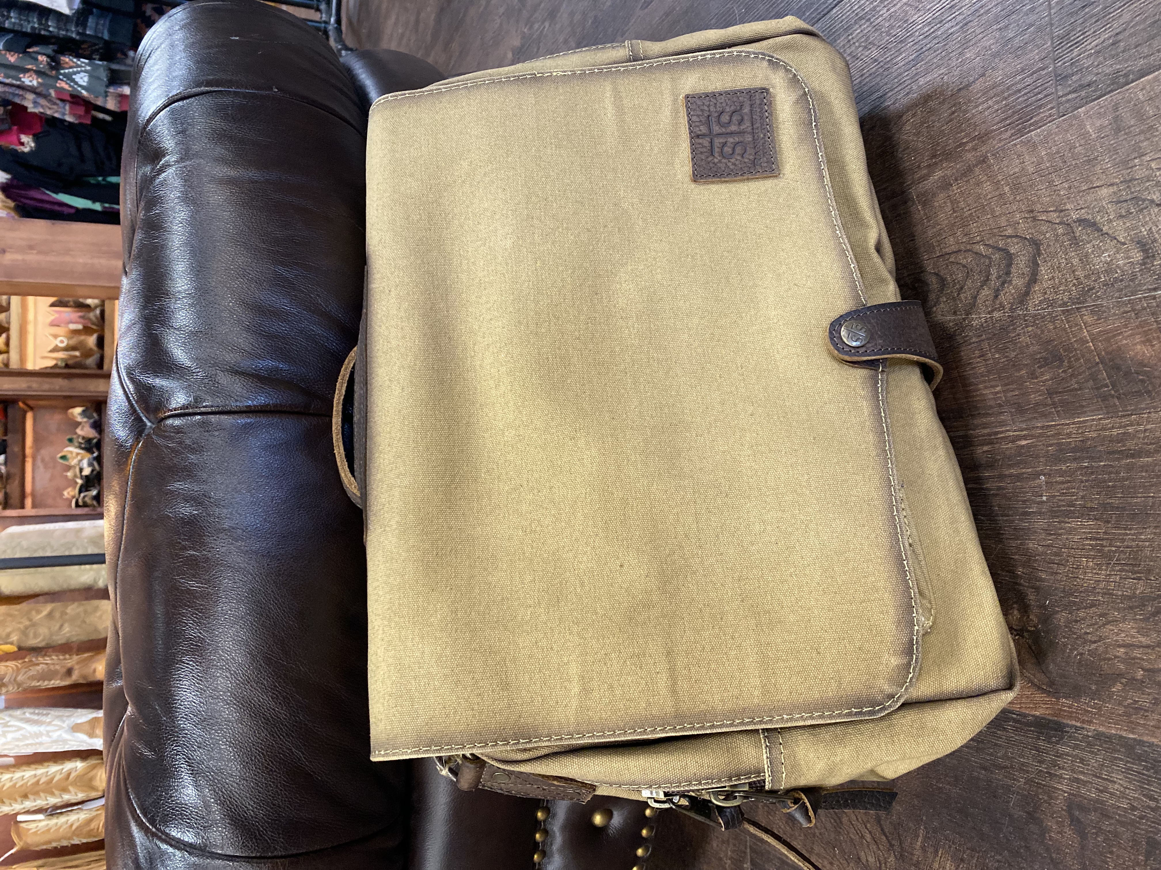 STS STS36991 BUFFALO CREEK MESSENGER BAG - FRINGE WESTERN WEAR