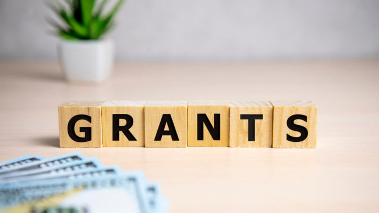 How to Apply for and Win Grants for Your Vending Machine Business