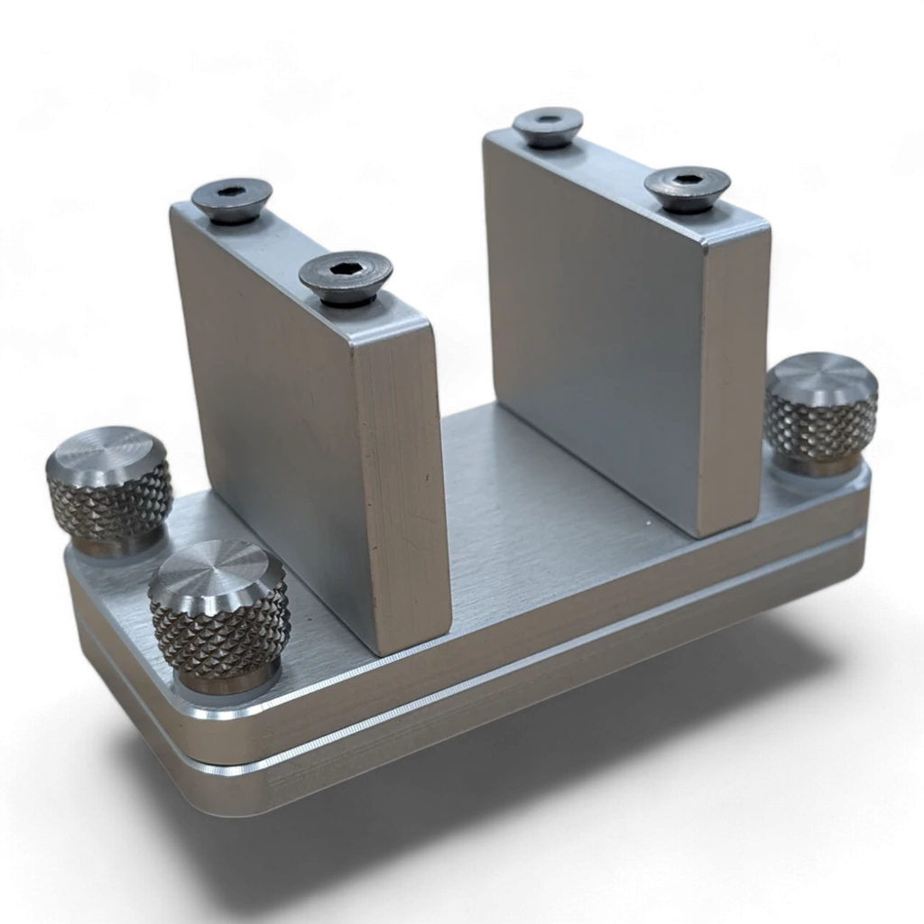 Cisco Slim Multi-Thumbscrew Mount (MTSTS-M) — MTSTS-M