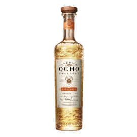 Tequila Ocho has a soft nose, floral notes of grass, with just a touch of wood. Mouthfeel is perfect, with big green earthy agave flavour complimented by soft notes of vanilla and oak to round it out. The finish is full and medium hot with a very long spicy agave linger and sparkle on the tongue.
