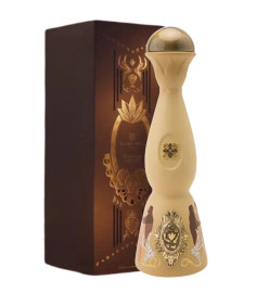 Clase Azul Día de Muertos Nuestros Recuerdos 2025 Limited Edition is the fifth and final chapter of the acclaimed Nuestros Recuerdos series — a deeply emotional tribute to Mexico’s most cherished tradition, Día de Muertos. In this season when the boundary between presence and absence softens, this release celebrates the essence of memory, transforming nostalgia into presence and honoring the stories, flavors, and aromas that keep our loved ones alive in our hearts.
Under the direction of Master Distiller Viridiana Tinoco, this exceptional añejo tequila is a harmonious blend of tequilas aged from 12 to 38 months in first-use American whiskey casks. A portion of the agave is traditionally cooked in a pit oven, lending a rich, layered depth to the spirit. The unaged tequila base combines agave cooked in both masonry and pit ovens, creating a warm and complex profile with hints of fire and slow-roasted agave.
Each cask imparts complementary layers — from sweet orange and caramel to subtle clove — crafting a deeply expressive tequila that Tinoco describes as “an act of love that turns nostalgia into presence.” Clase Azul Día de Muertos Nuestros Recuerdos 2025 Limited Edition is the fifth and final chapter of the acclaimed Nuestros Recuerdos series — a deeply emotional tribute to Mexico’s most cherished tradition, Día de Muertos. In this season when the boundary between presence and absence softens, this release celebrates the essence of memory, transforming nostalgia into presence and honoring the stories, flavors, and aromas that keep our loved ones alive in our hearts.
Under the direction of Master Distiller Viridiana Tinoco, this exceptional añejo tequila is a harmonious blend of tequilas aged from 12 to 38 months in first-use American whiskey casks. A portion of the agave is traditionally cooked in a pit oven, lending a rich, layered depth to the spirit. The unaged tequila base combines agave cooked in both masonry and pit ovens, creating a warm and complex profile with hints of fire and slow-roasted agave.
Each cask imparts complementary layers — from sweet orange and caramel to subtle clove — crafting a deeply expressive tequila that Tinoco describes as “an act of love that turns nostalgia into presence.”