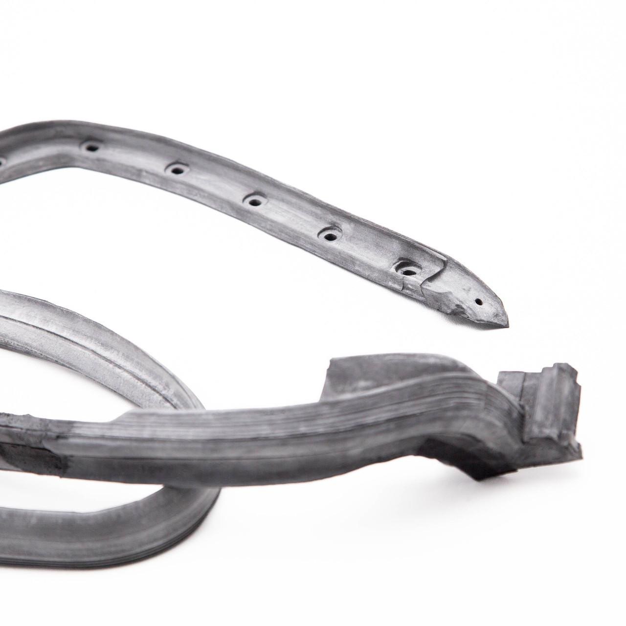 R107 ベンツのウェザーストリップ A1077201578 1678 Mercedes-Benz SL 107 Left Door Premium Weather Seal - 1077201578