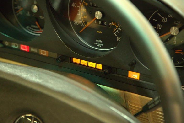  Mercedes-Benz SL R107 Genuine Instrument Cluster Signal Indicator Refurbishment/Exchange Service - 1075420127 