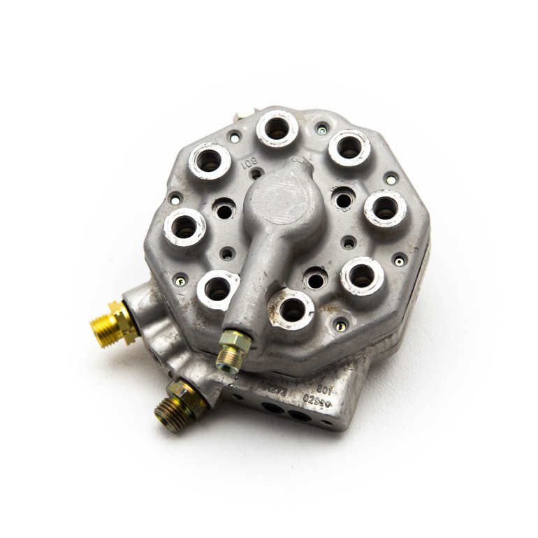 Mercedes-Benz SL 107 Fuel Distributor - 0000742413