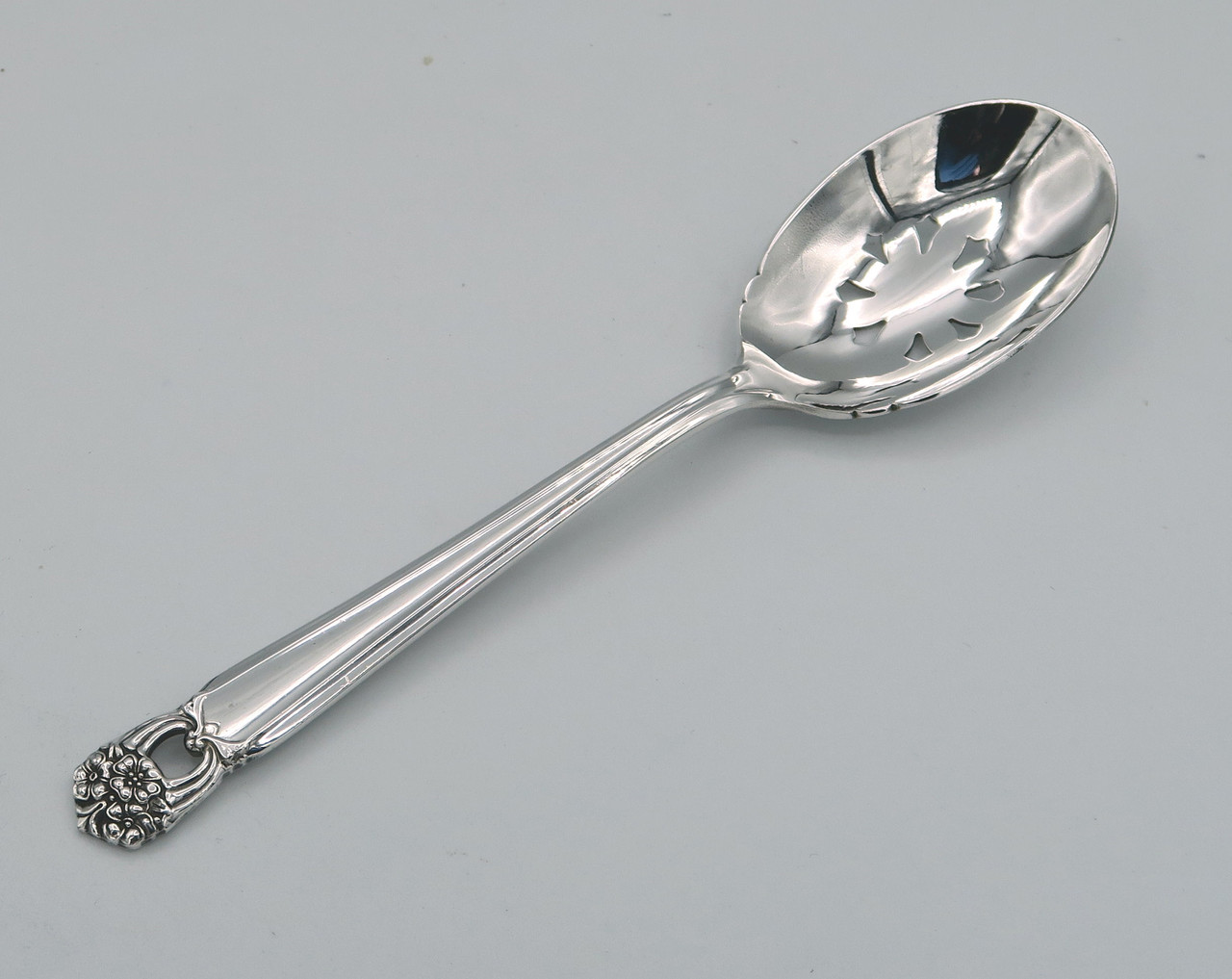 Eternally Yours by 1847 Rogers Bros IS 1941 Relish Spoon 5 3/4\