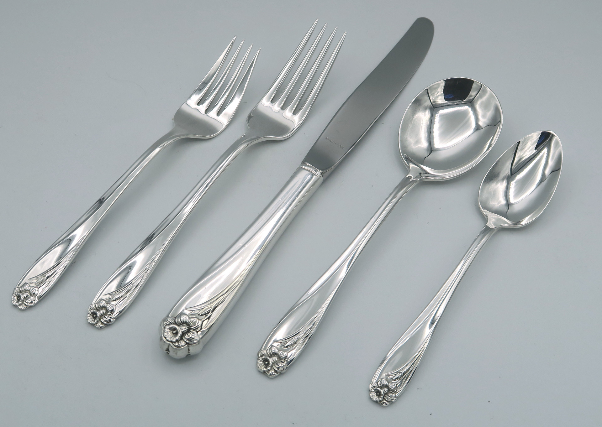 Silver Rogers International Silver 1847 Rogers Bros. Daffodil