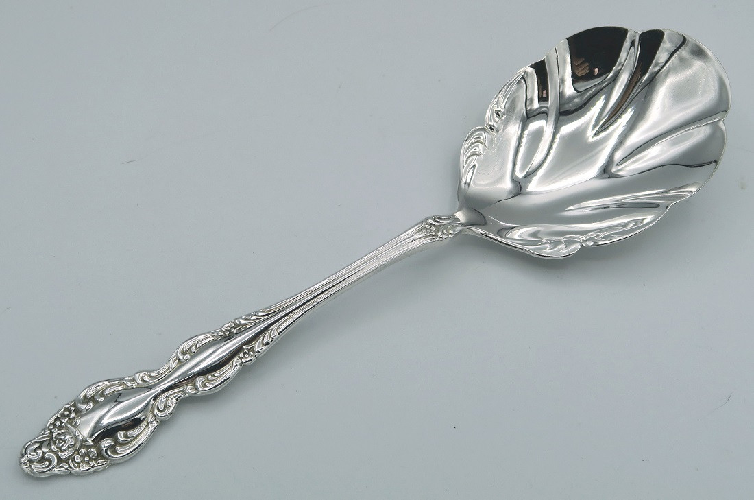 Baroque Rose by 1881 Rogers Oneida 1967 Berry Spoon 8 5/8