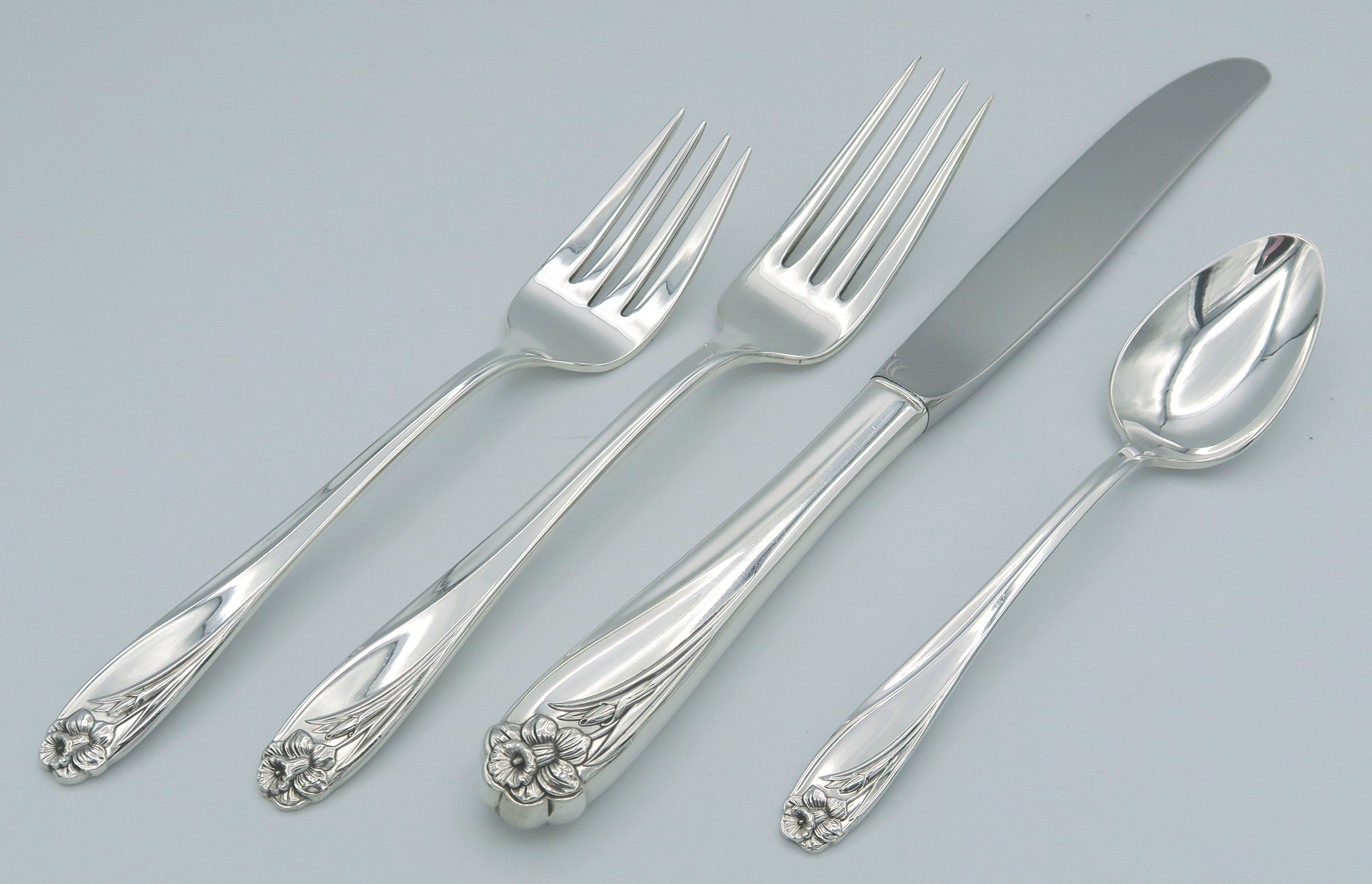 Daffodil 1847 Rogers Bros silver plate