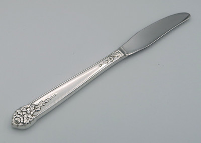 Moss Rose by National Silver  grille knife