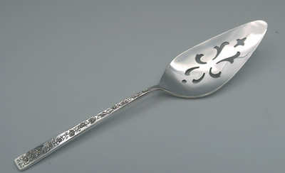 Silver Lace by 1847 Rogers Bros pie server