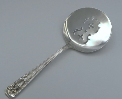 Classic Filigree by Wallace Harmony House tomato server