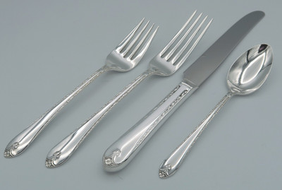 Exquisite by Wm Rogers 4-piece dinner place setting French blade