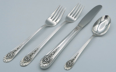 Jubilee by Wm Rogers  4-piece grille place setting
