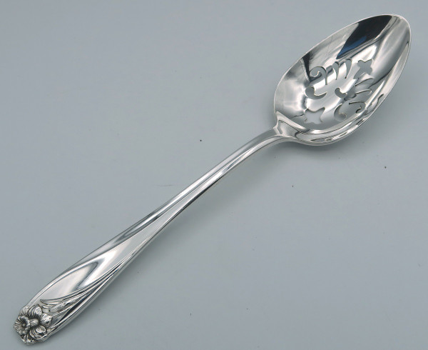 Daffodil by 1847 Rogers Bros pierced serving spoon