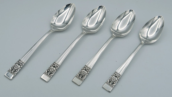 Coronation by Community 4-piece teaspoon set