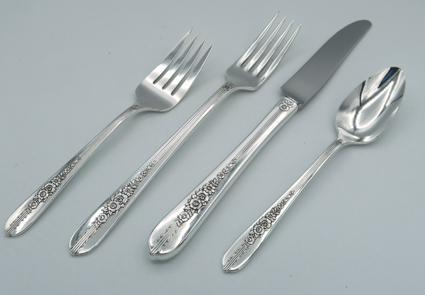 Royal Rose 4-piece grille size setting w/ French blade