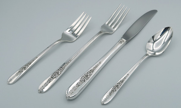 Royal Rose Nobility Plate 4-piece grille setting