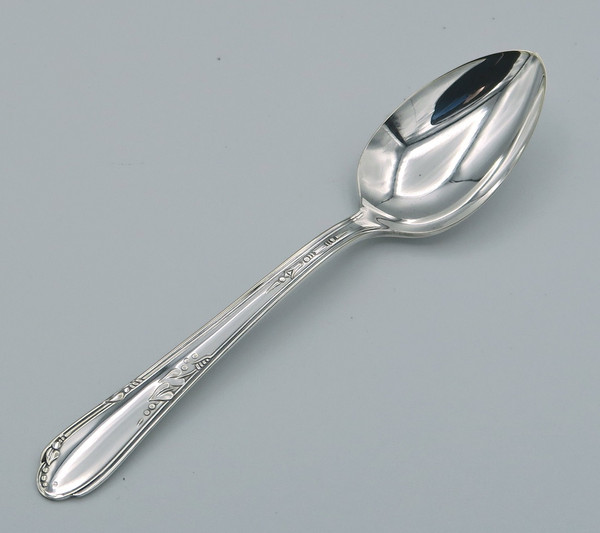 Meadowbrook demitasse spoon by Wm A Rogers Oneida