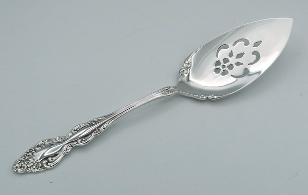 Baroque Rose by 1881 Rogers pierced pie server
