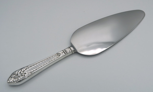 Marquise by 1847 Rogers Bros hollow handle pie server