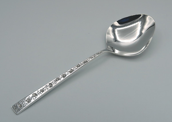 Silver Lace by 1847 Rogers Bros berry spoon