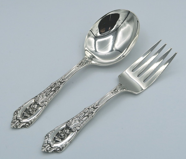 Rose Point Wallace sterling 2-piece baby set