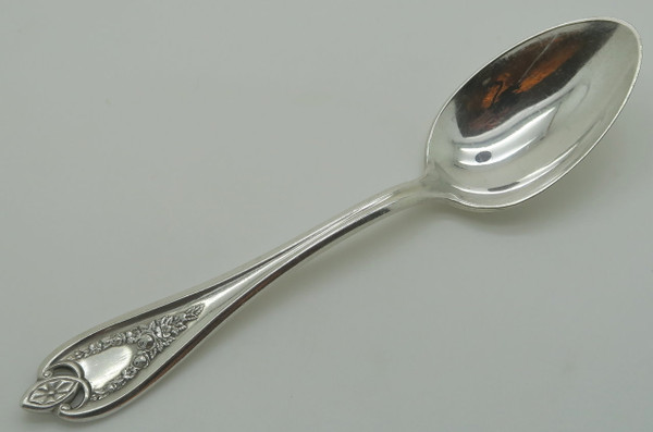 Old Colony by 1847 Rogers Bros teaspoon with design