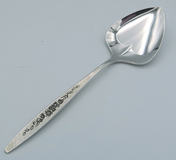 Laurel Mist by International Deep Silver sugar spoon