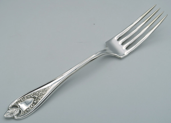 Old Colony dinner fork with design