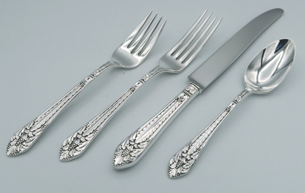 Marquise by 1847 Rogers Bros 4-piece luncheon place setting