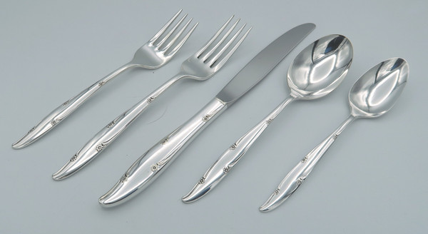 Silver Flower 5-piece place setting